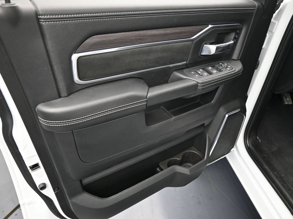 New 2026 RAM 2500 Laramie w/ Night Edition AWD/4WD image 16