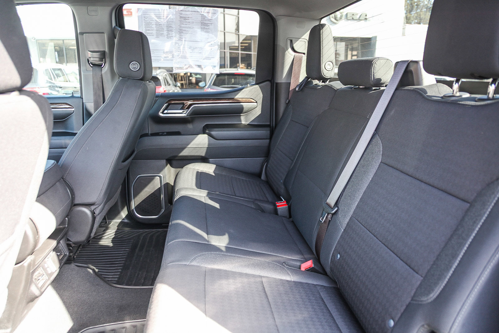 Used 2024 GMC Sierra 1500 SLE image 17