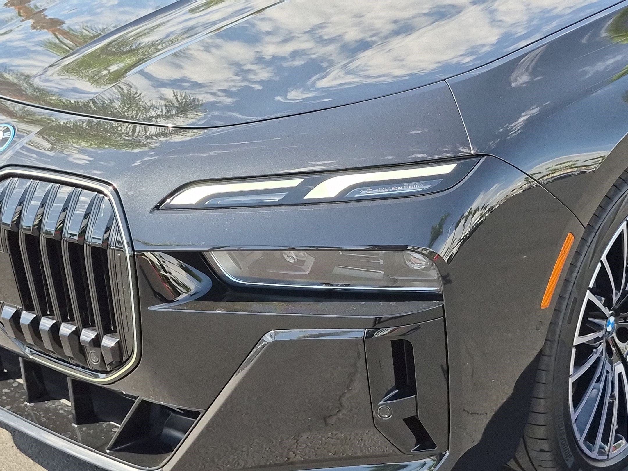 New 2026 BMW 750e xDrive w/ Premium Package AWD/4WD image 6