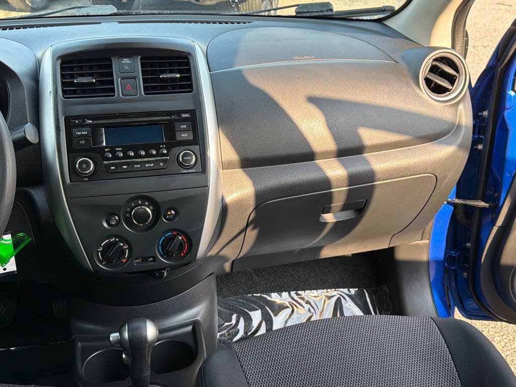 Used 2016 Nissan Versa SV w/ SV Appearance Package FWD image 8