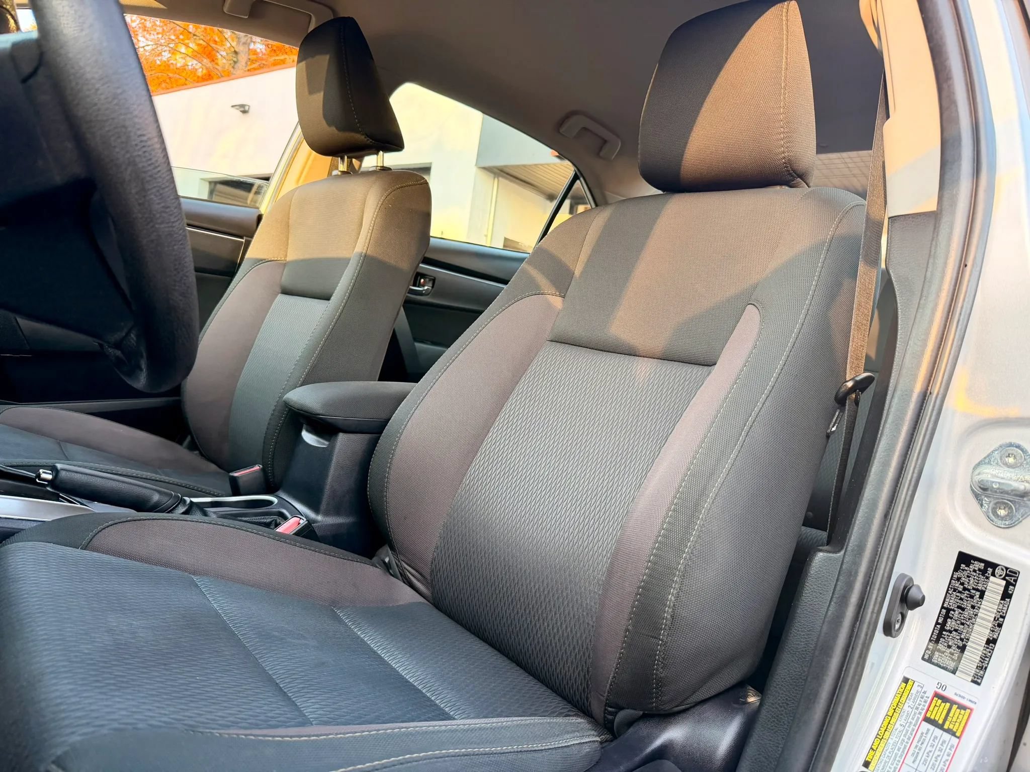 Used 2019 Toyota Corolla LE w/ Body Protection Package FWD image 15
