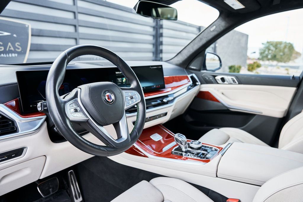 Used 2024 BMW ALPINA XB7 AWD/4WD image 2
