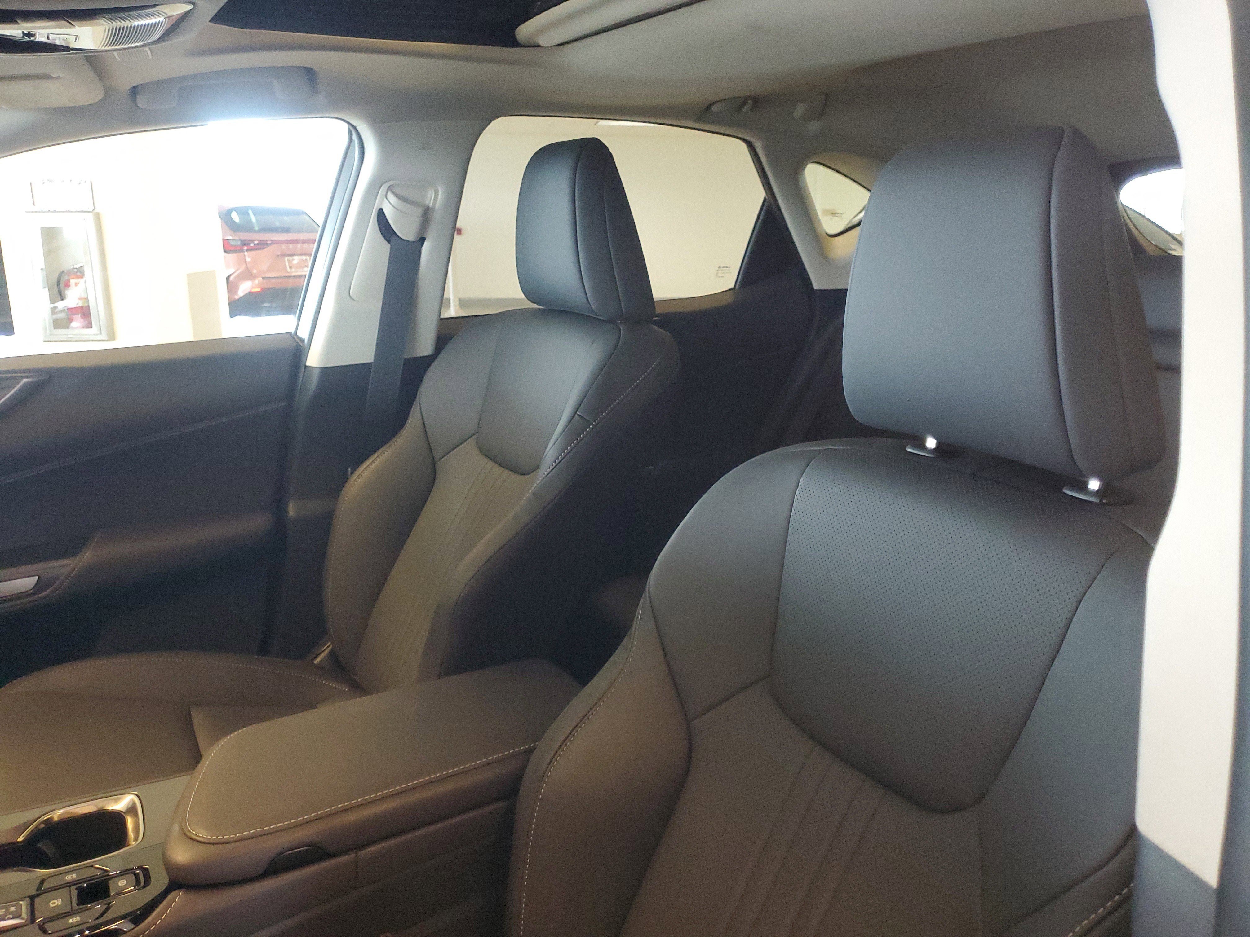 Used 2025 Lexus NX 250 FWD w/ Accessory Package (Z1) image 21