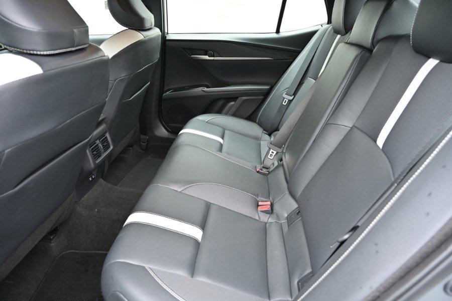 Used 2025 Toyota Camry SE image 15