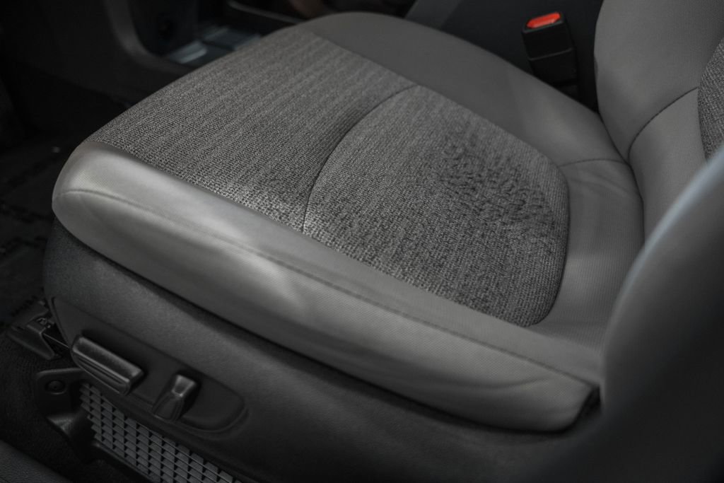 Used 2023 Toyota Sienna LE image 33