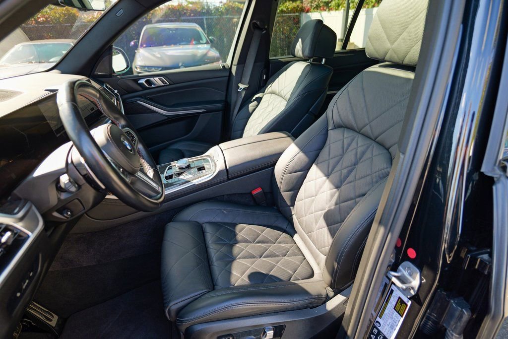 Used 2024 BMW X5 M60i w/ Executive Package image 21