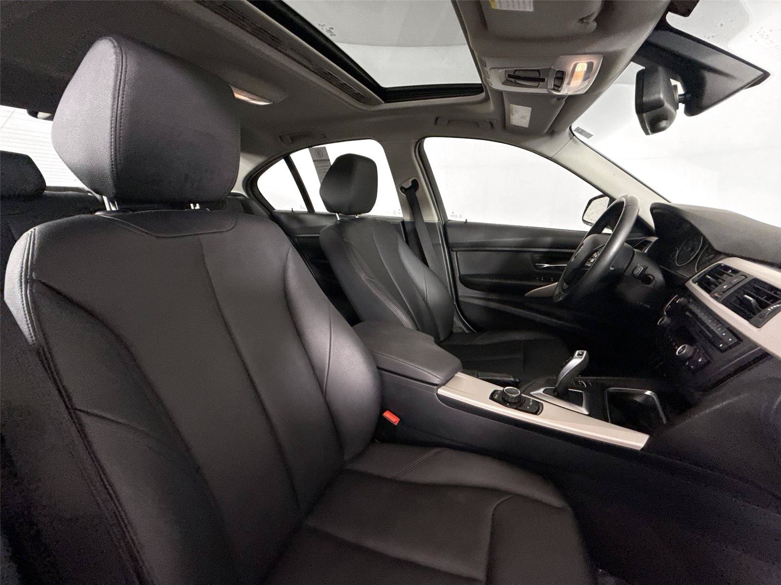 Used 2015 BMW 320i xDrive Sedan AWD/4WD image 37