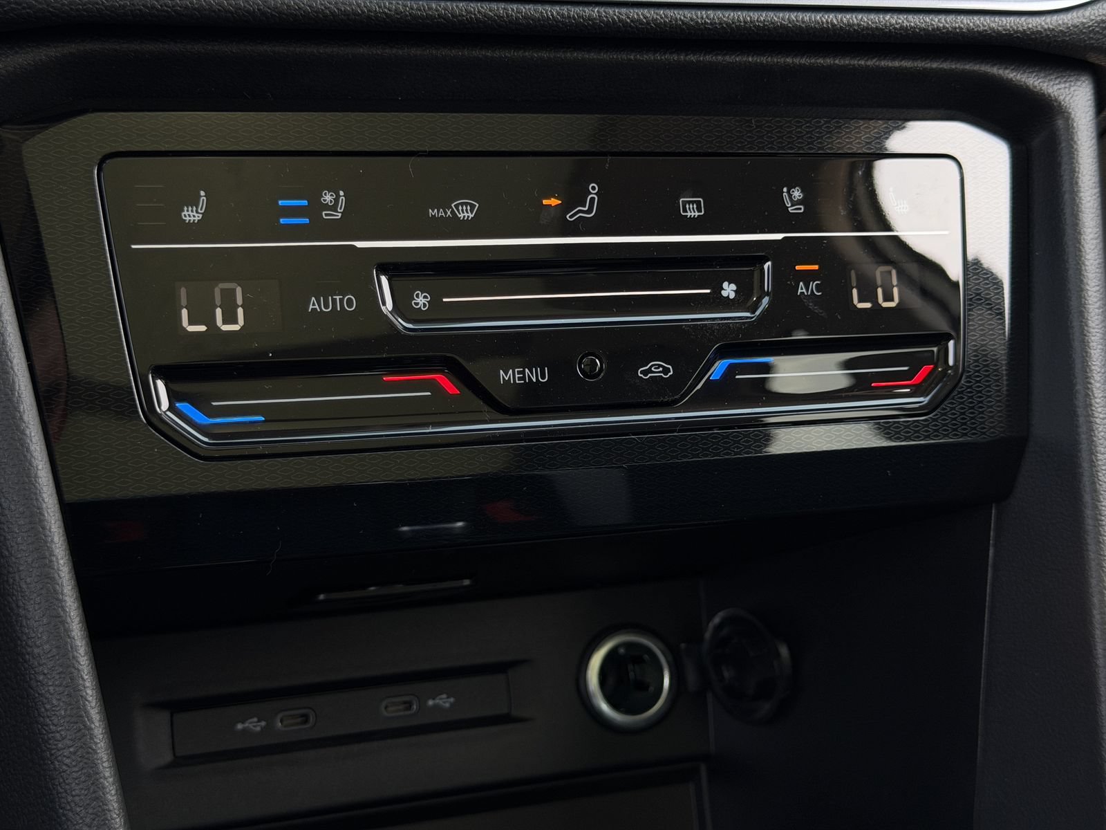 New 2026 Volkswagen Taos SEL AWD/4WD image 22