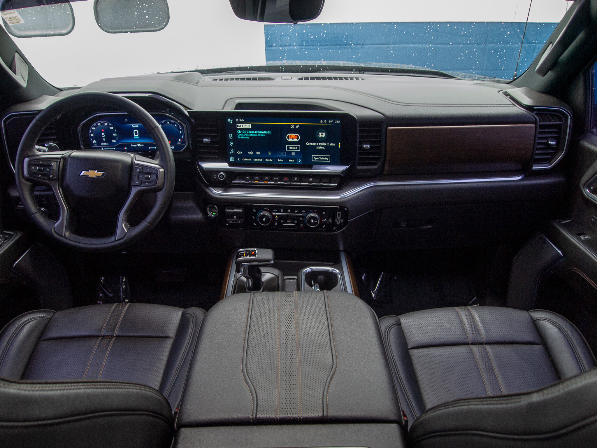 Used 2024 Chevrolet Silverado 1500 High Country w/ High Country Premium Package AWD/4WD image 28