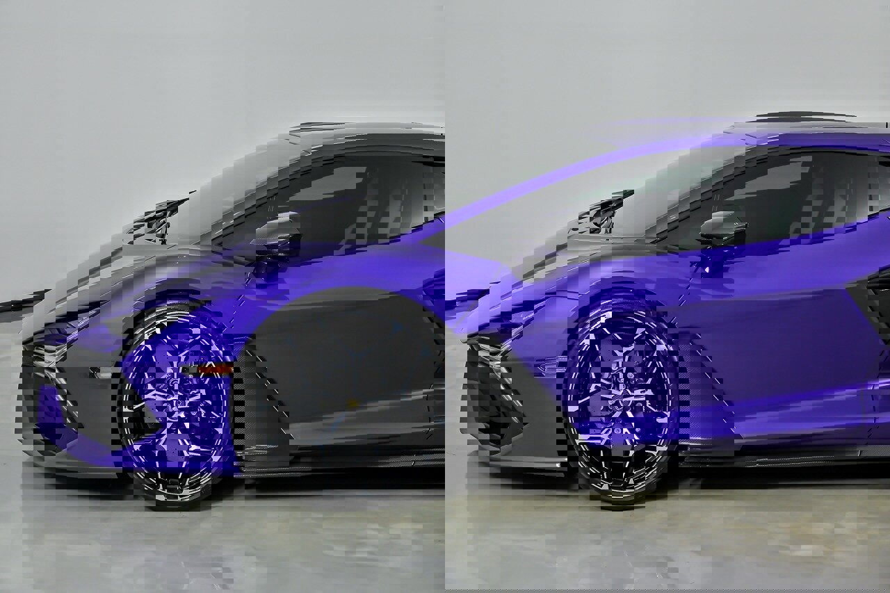 Used 2024 Lamborghini Revuelto image 10