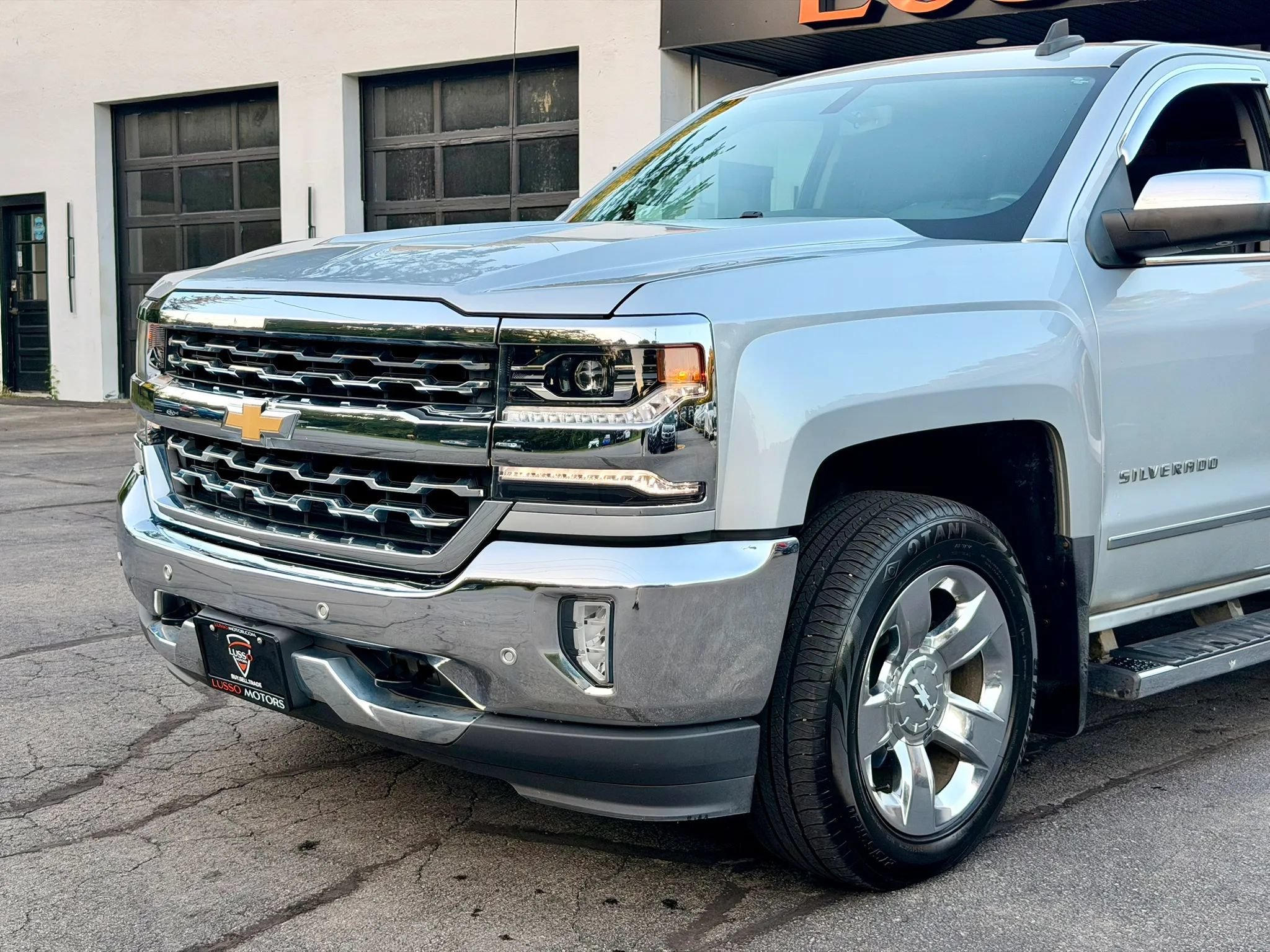 Used 2018 Chevrolet Silverado 1500 LTZ w/ Sport Package AWD/4WD image 13