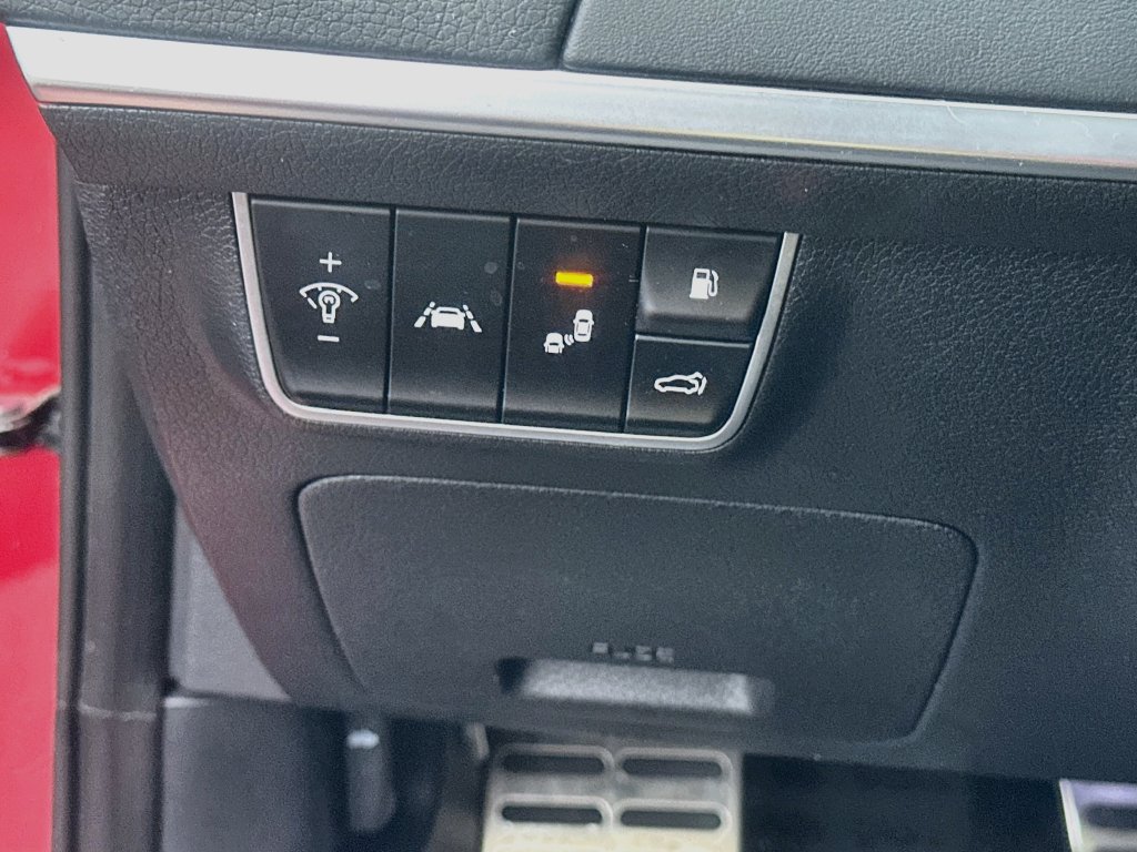 Used 2018 Kia Stinger GT2 RWD image 10
