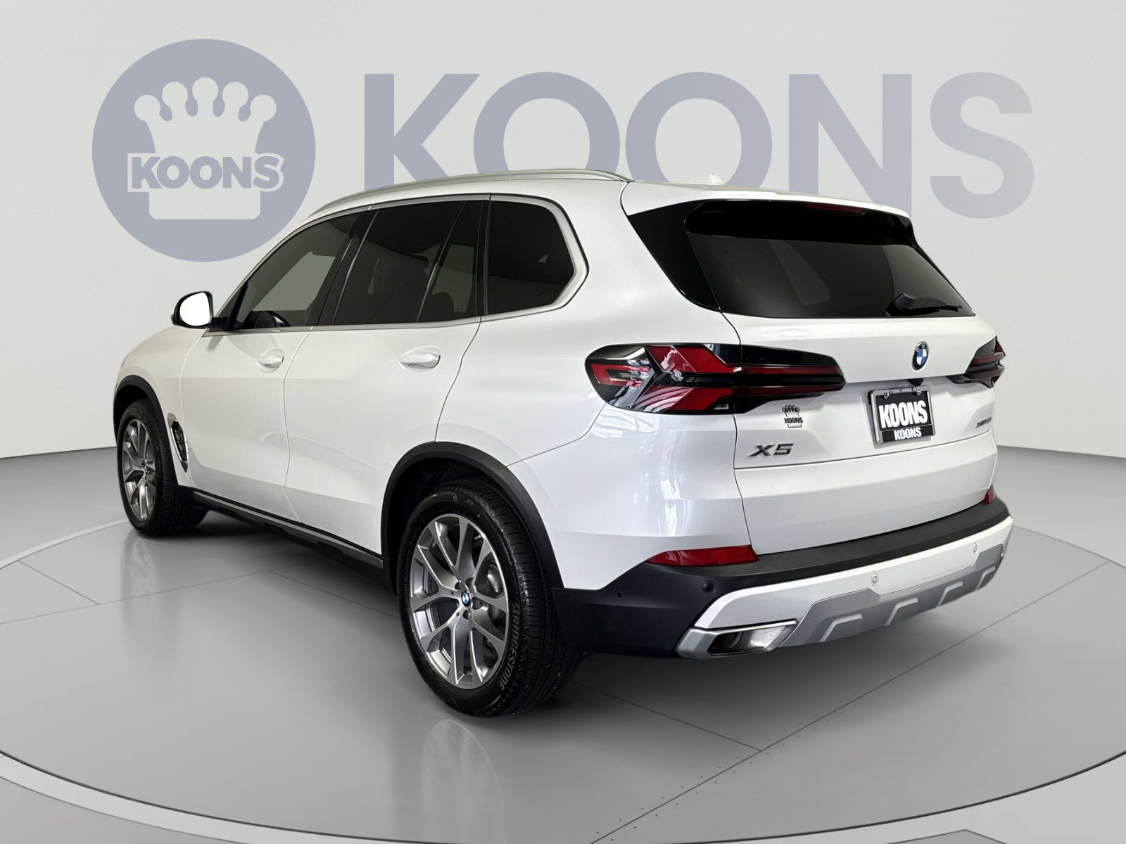 Used 2024 BMW X5 xDrive40i w/ Premium Package AWD/4WD image 4