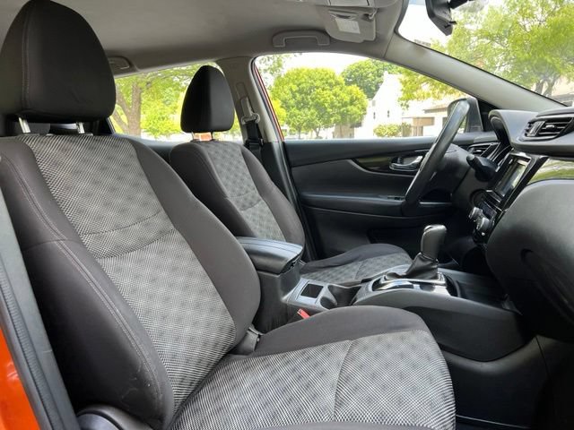 Used 2020 Nissan Rogue Sport SV FWD image 23