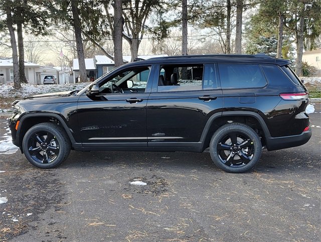 New 2025 Jeep Grand Cherokee L Altitude image 10