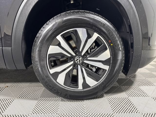 Used 2024 Volkswagen Atlas Cross Sport SE image 11