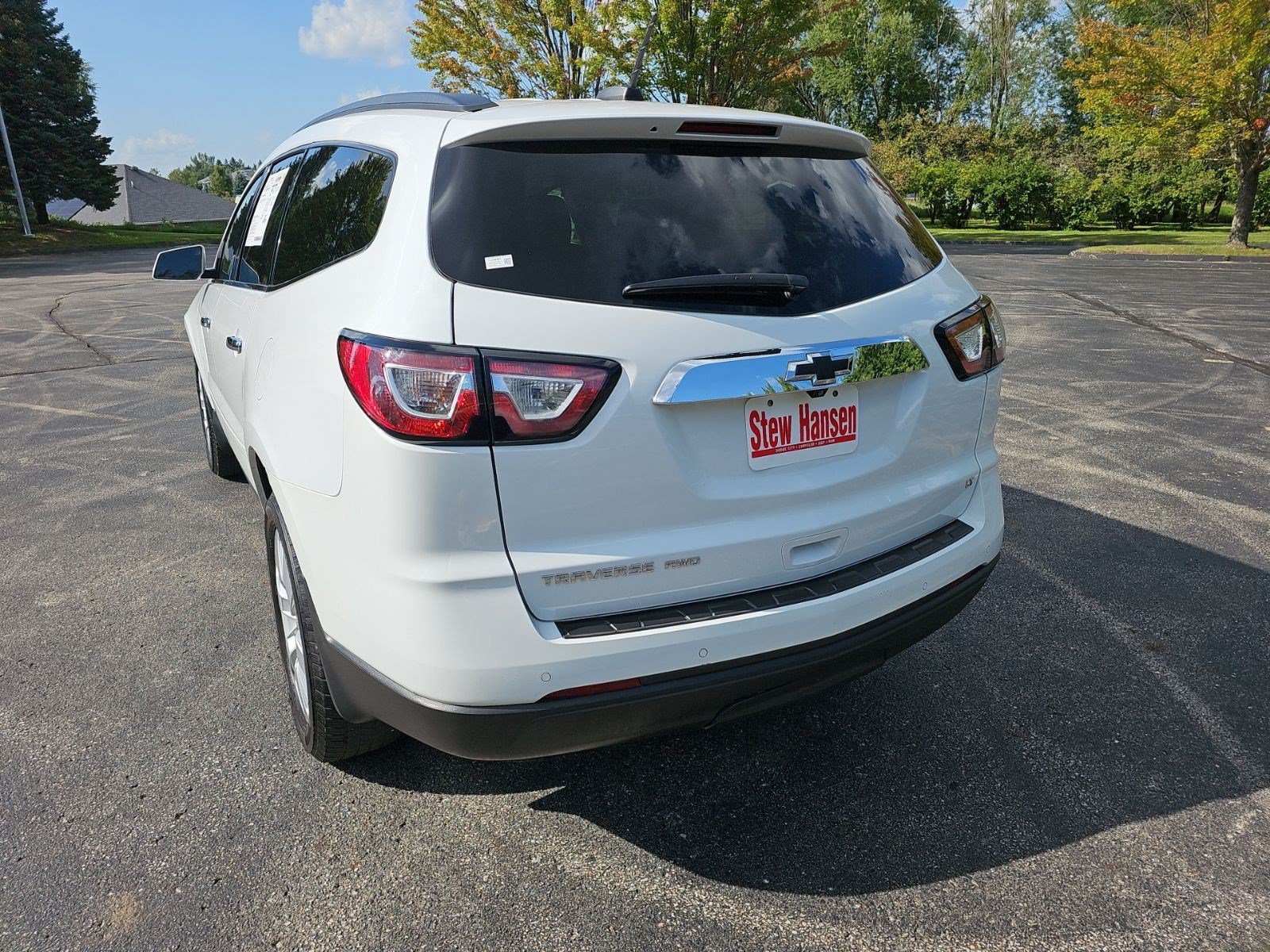 Used 2017 Chevrolet Traverse LT w/ Style and Technology Package AWD/4WD image 3