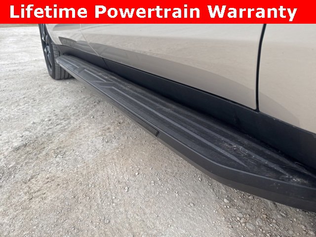 Used 2024 Chevrolet Suburban RST w/ Luxury Package image 11