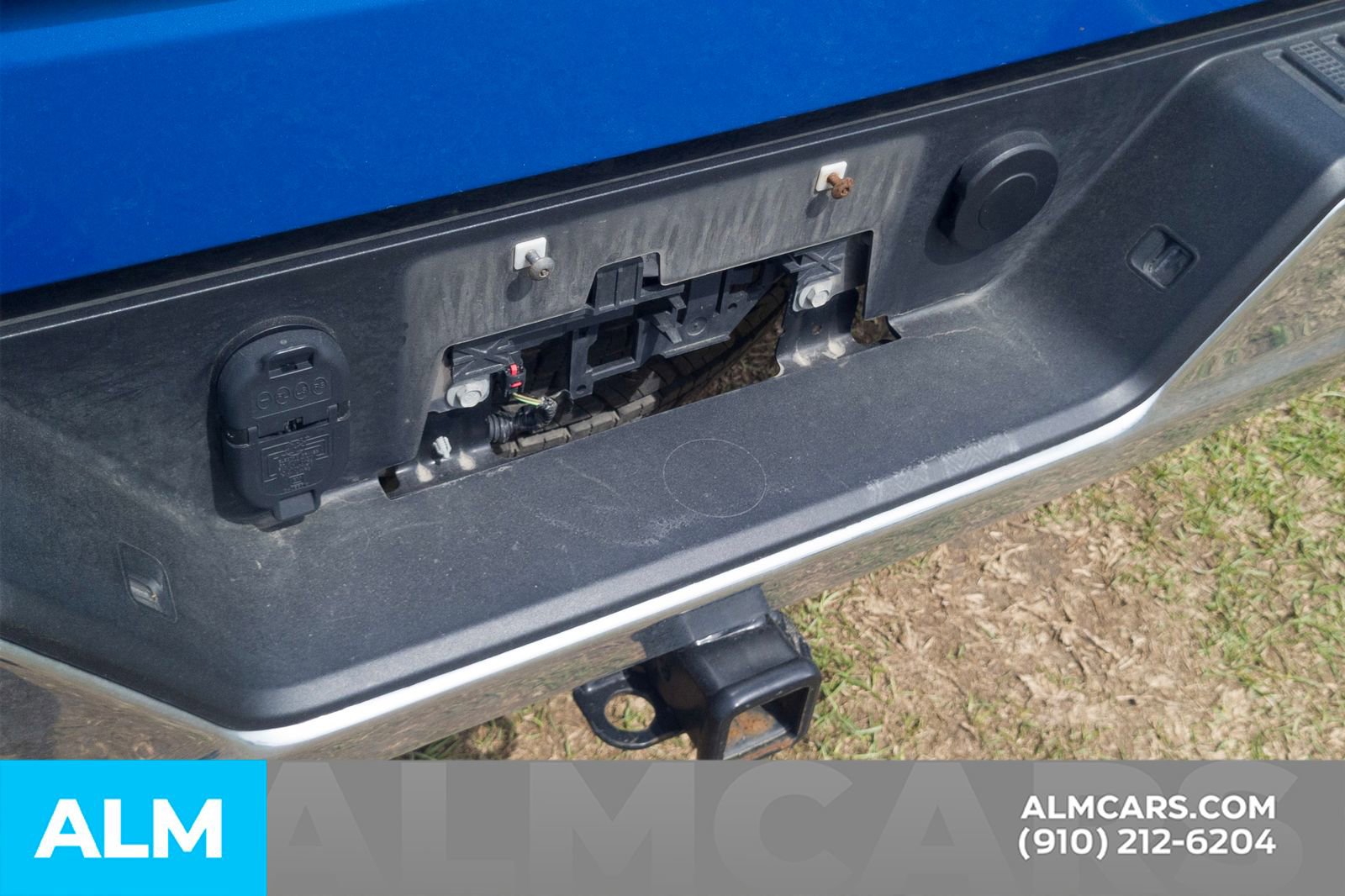 Used 2025 Chevrolet Silverado 1500 LT RWD image 9