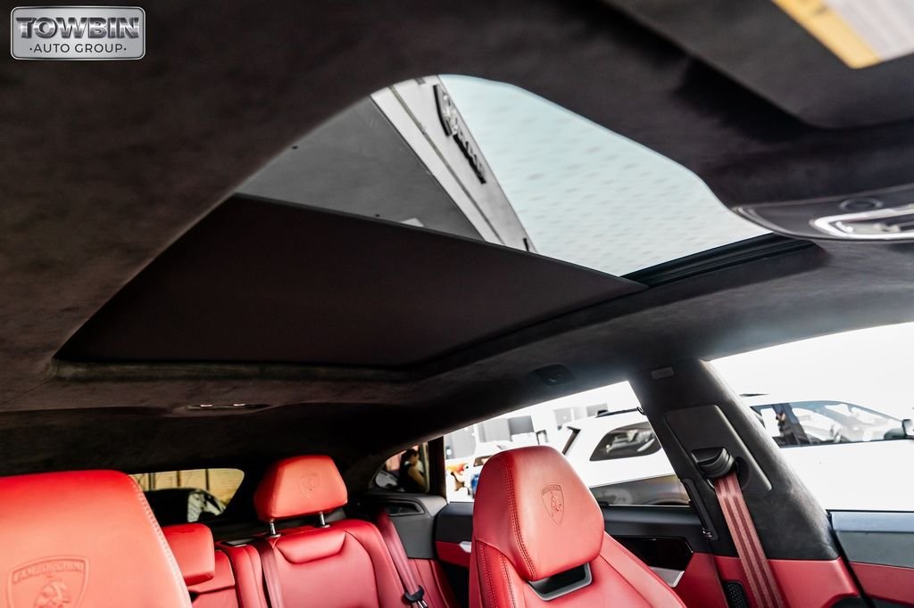 Used 2020 Lamborghini Urus AWD/4WD image 32