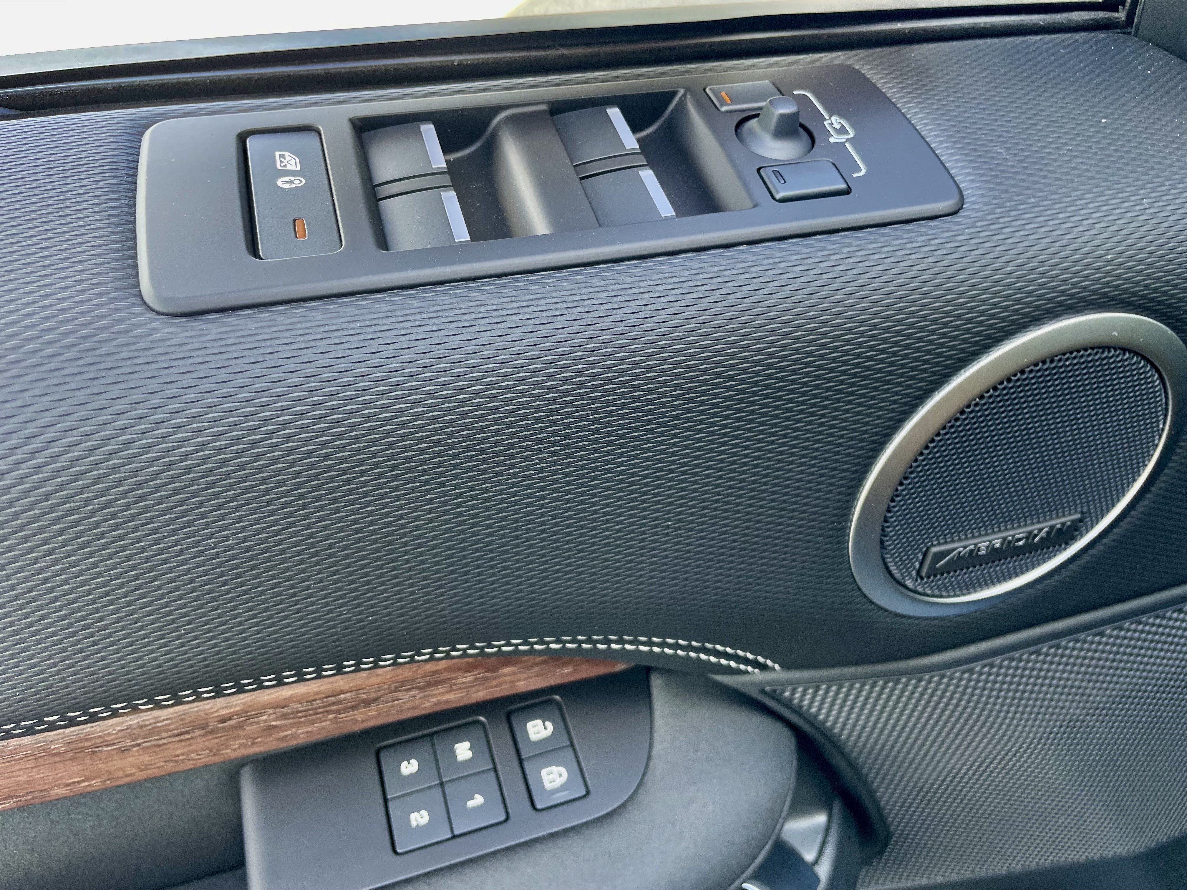 New 2026 Land Rover Discovery Dynamic SE AWD/4WD image 11