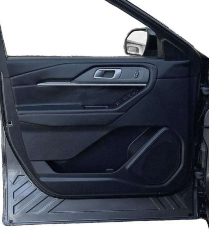 Used 2025 Ford Explorer ST-Line w/ ST-Line Street Pack image 14