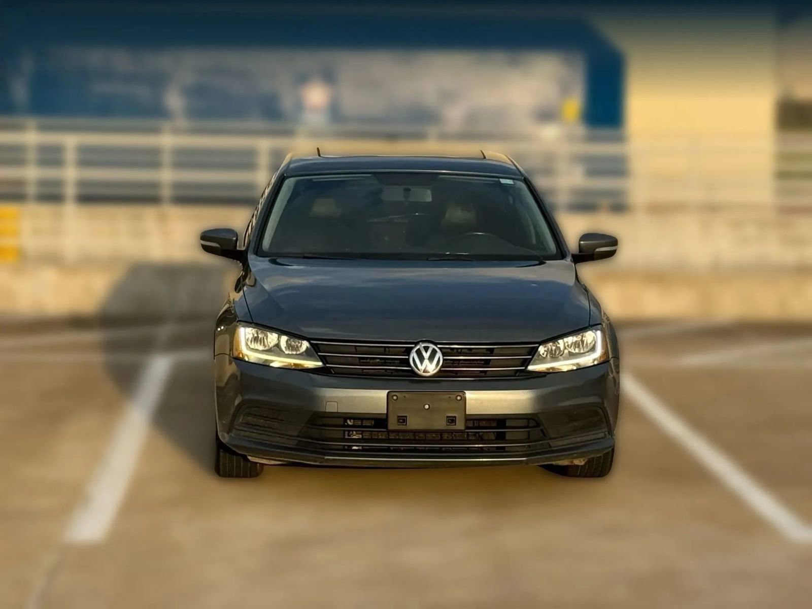 Used 2017 Volkswagen Jetta SE image 2
