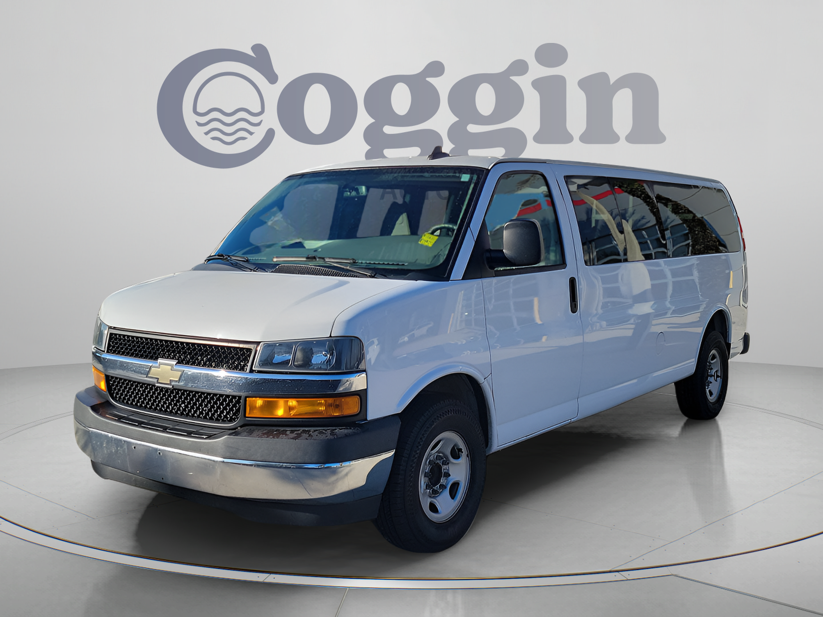 Used 2018 Chevrolet Express 3500 LT w/ LT Preferred Equipment Group RWD image 1
