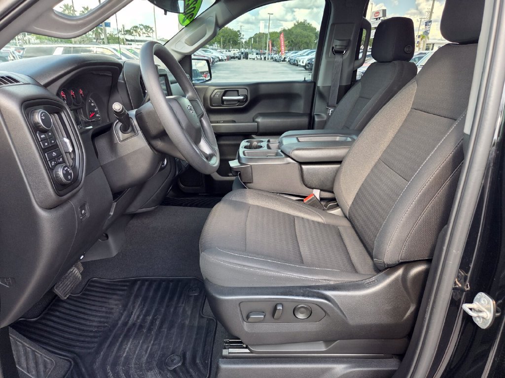 Used 2022 Chevrolet Silverado 1500 Custom Trail Boss w/ LPO, Dark Essentials Package AWD/4WD image 5
