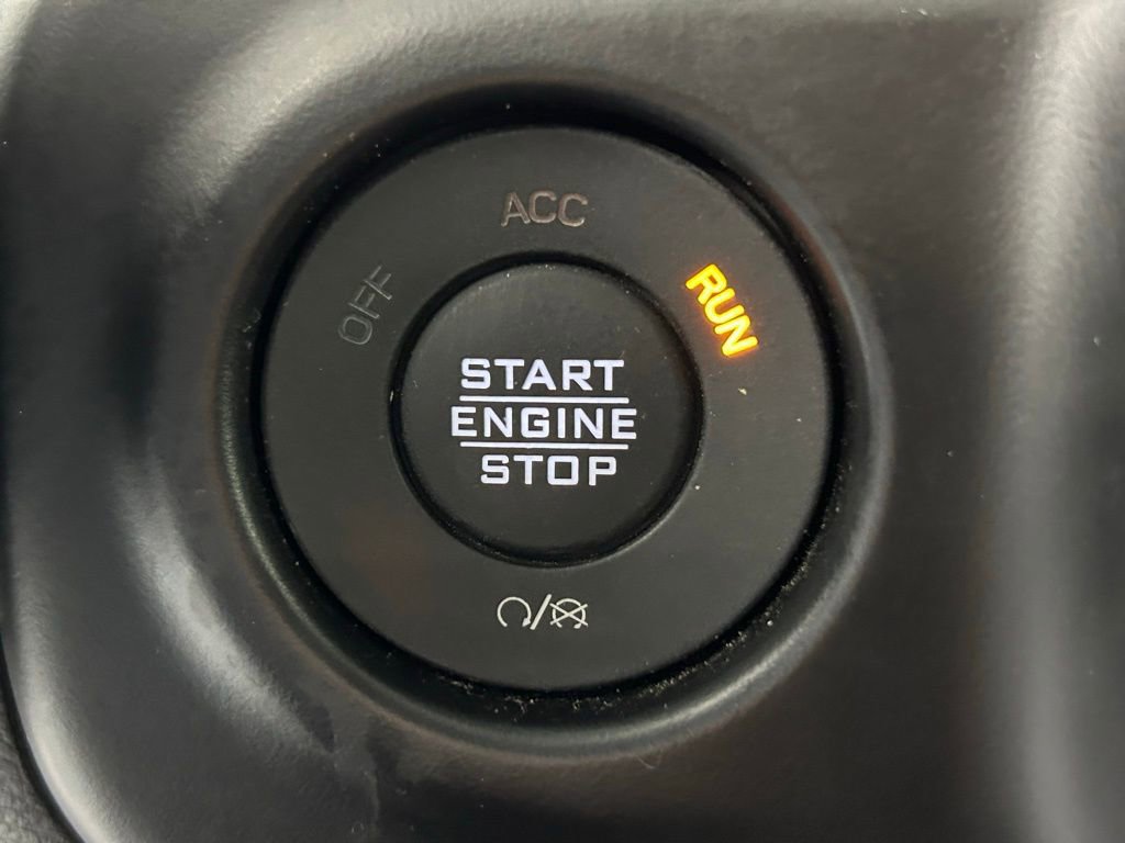 Used 2022 Jeep Gladiator Willys AWD/4WD image 23