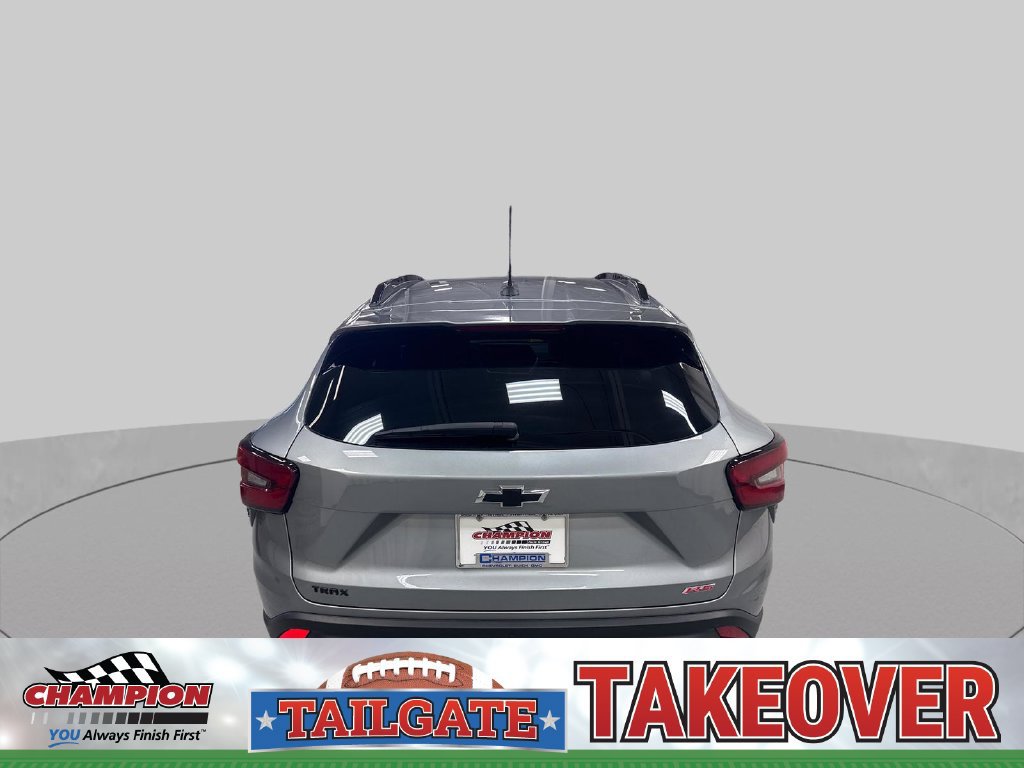 Used 2025 Chevrolet Trax RS w/ Sunroof Package FWD image 5