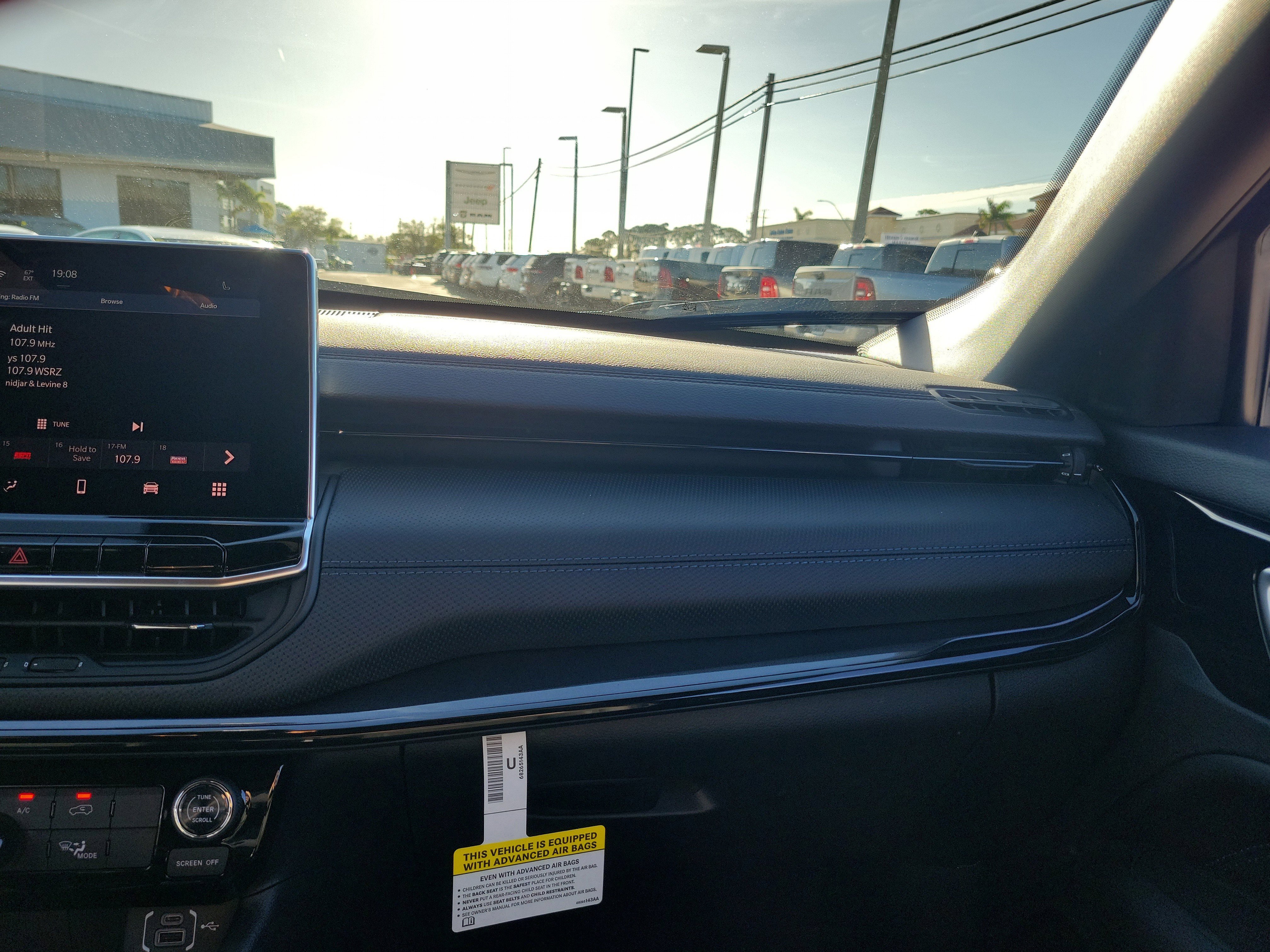 New 2026 Jeep Compass Latitude image 9