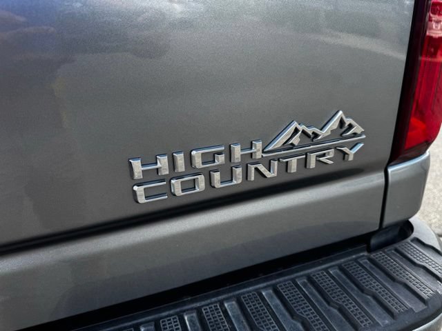 Used 2024 Chevrolet Silverado 3500 High Country w/ High Country Premium Package AWD/4WD image 9