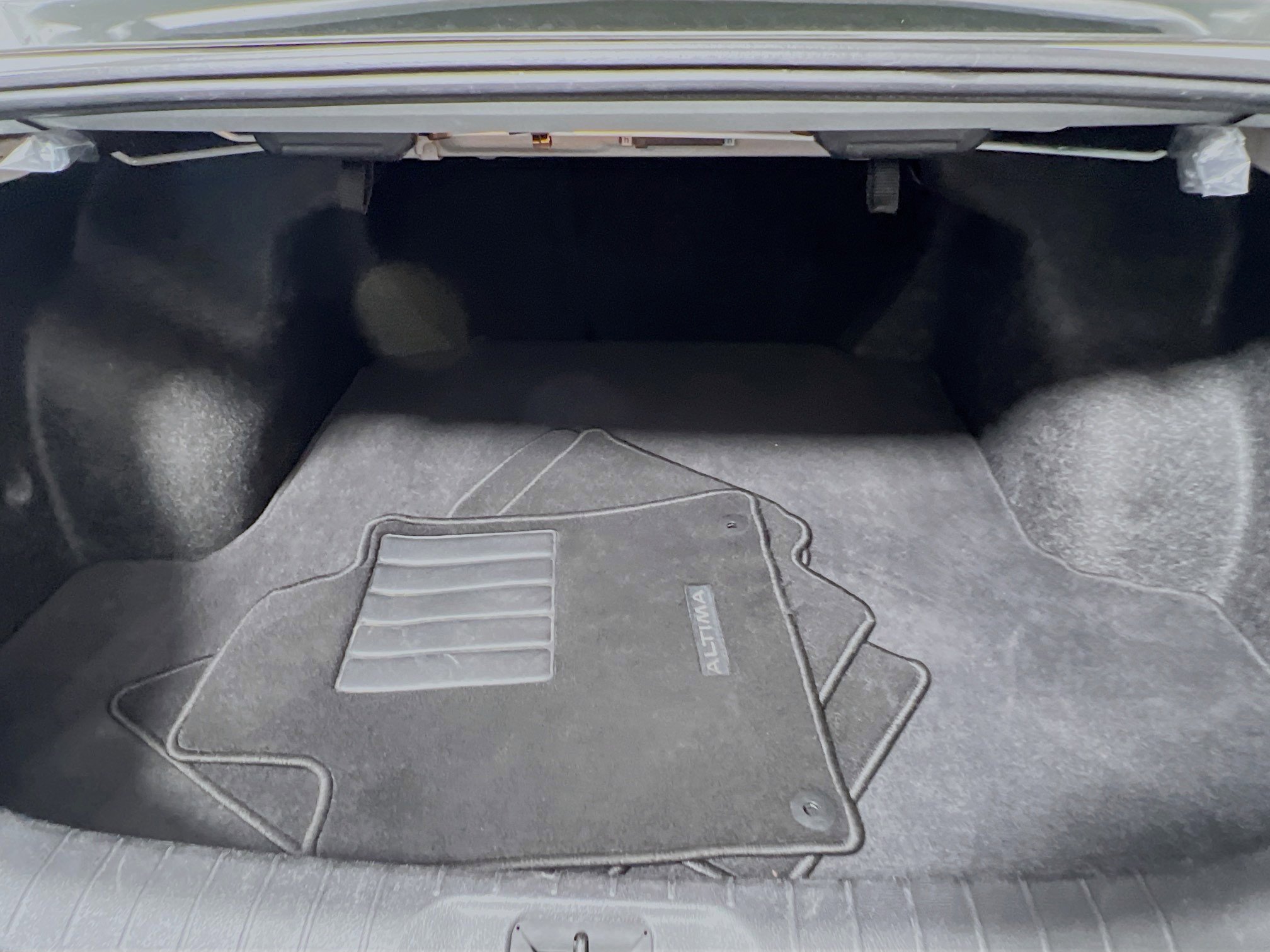 Used 2024 Nissan Altima 2.5 SV image 34