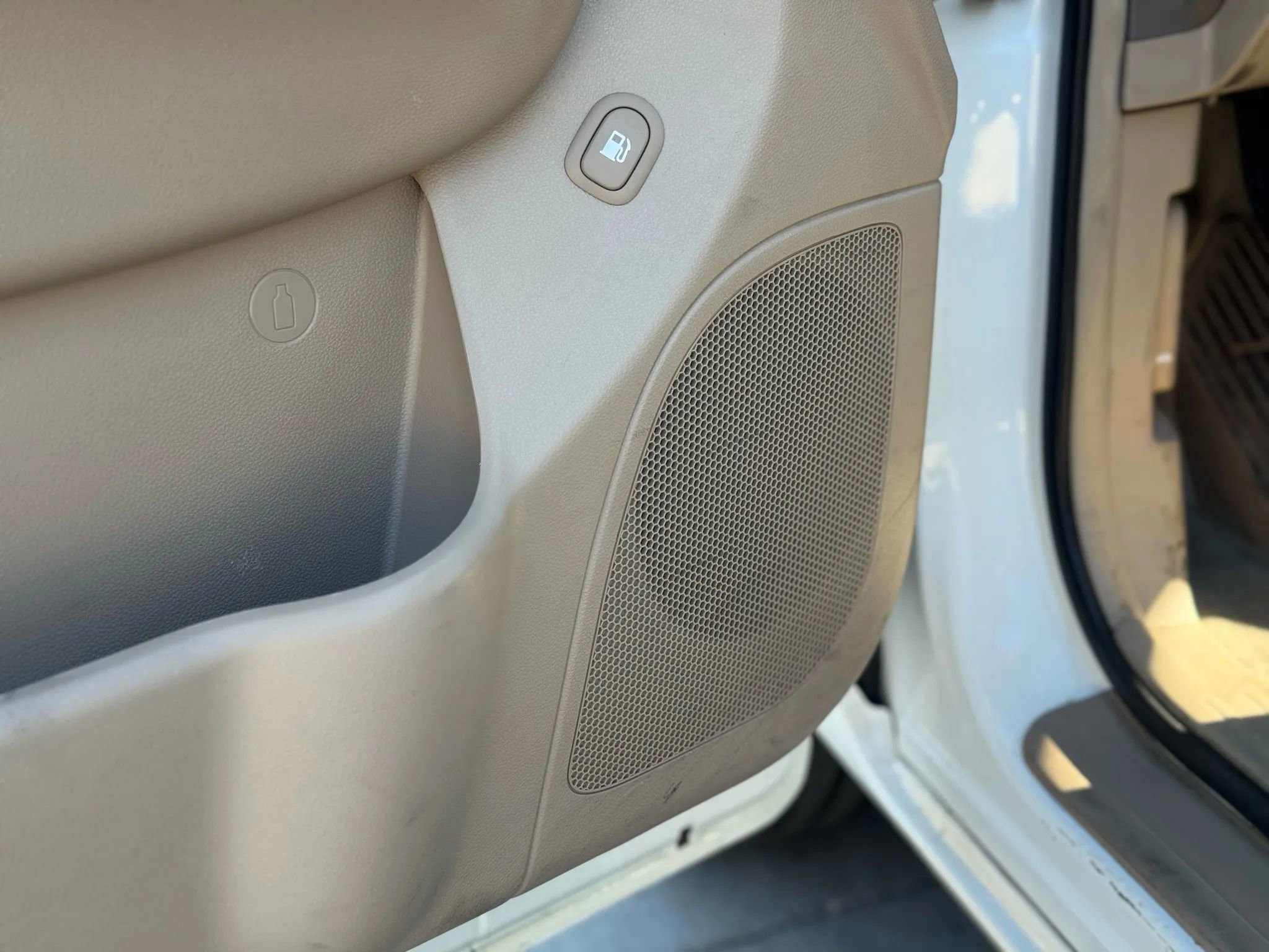 Used 2007 Kia Sedona EX image 16