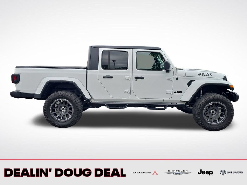 Used 2022 Jeep Gladiator Overland AWD/4WD image 7