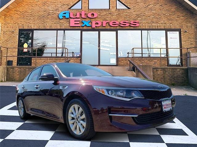 Used 2018 Kia Optima LX w/ 17" Alloy Wheels Package