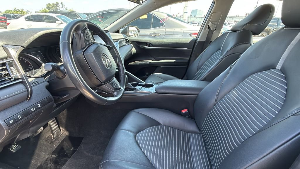 Used 2024 Toyota Camry SE FWD image 4