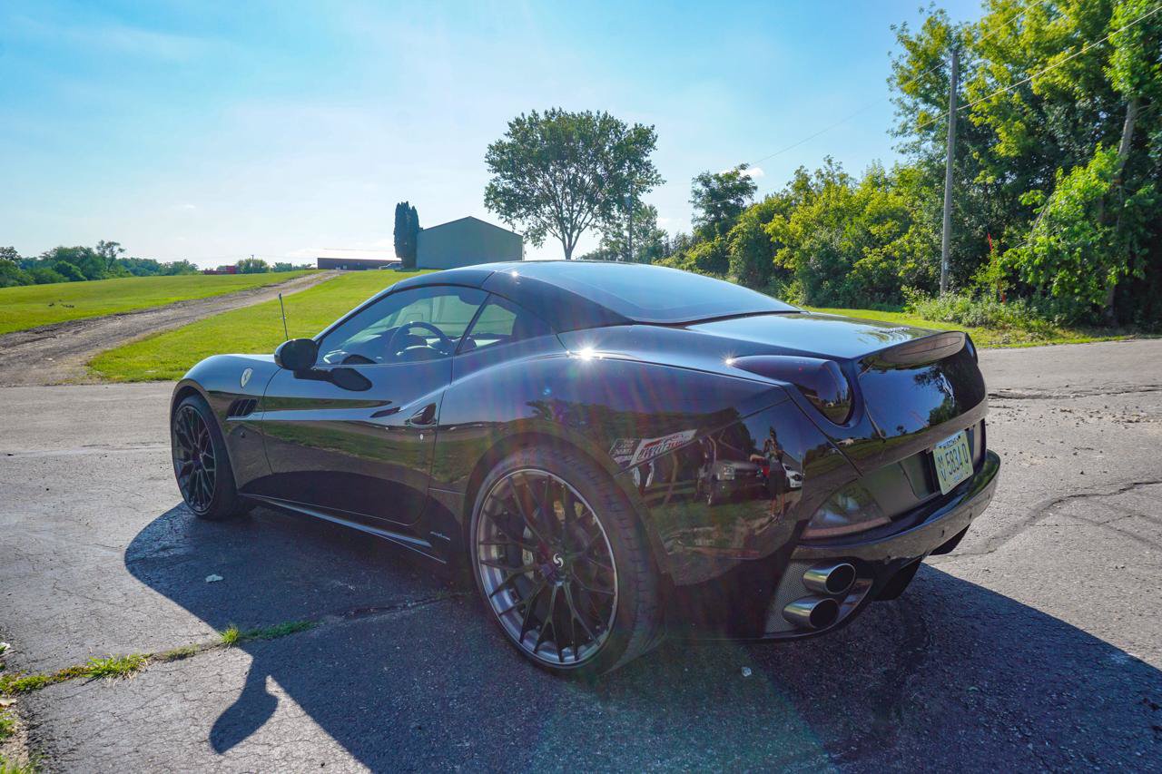 Used 2011 Ferrari California RWD image 6