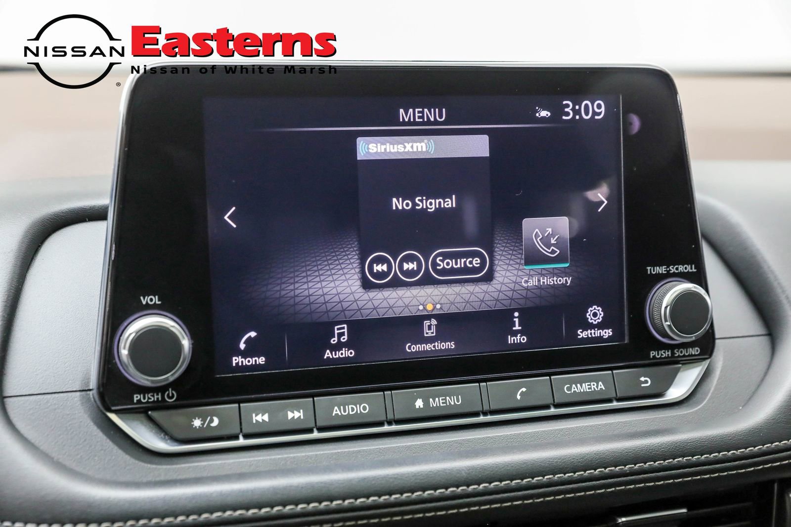 Used 2022 Nissan Rogue SV w/ SV Premium Package image 52