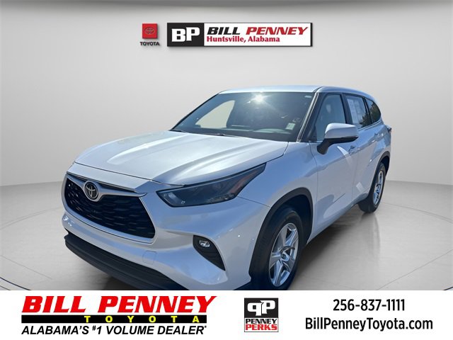 Used 2024 Toyota Highlander LE image 1