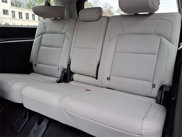 New 2026 Lincoln Navigator L Reserve w/ Jet Appearance Package image 11