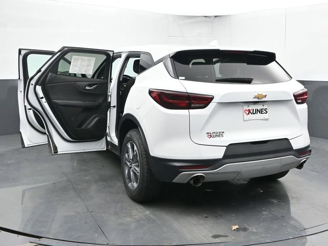 Used 2025 Chevrolet Blazer LT image 53