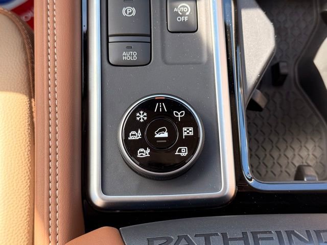 New 2026 Nissan Pathfinder Platinum image 31