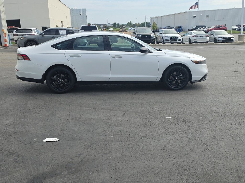 Certified 2025 Honda Accord SE image 8