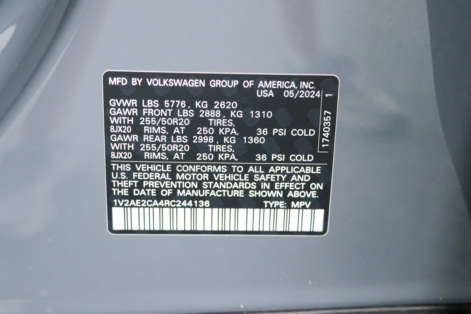 Used 2024 Volkswagen Atlas Cross Sport SEL R-Line AWD/4WD image 34