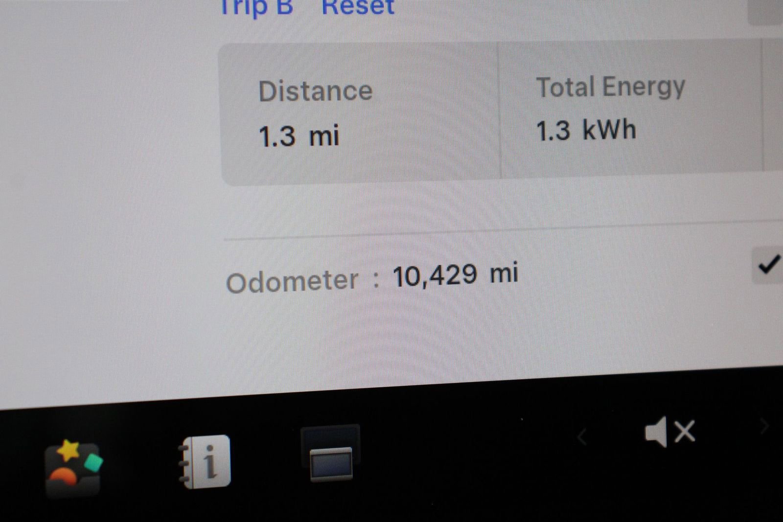 Used 2026 Tesla Model Y 2WD image 12