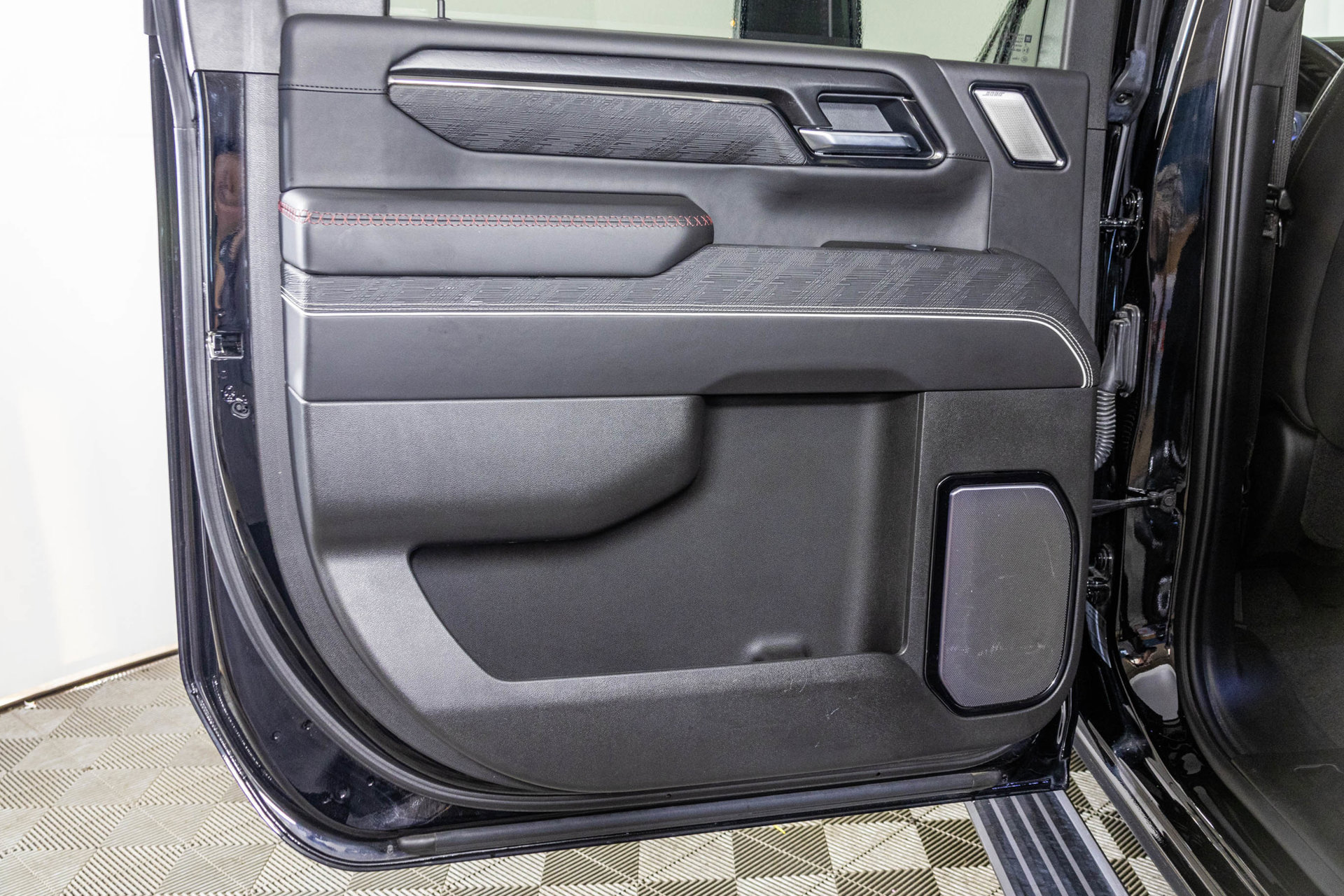 Used 2025 GMC Sierra 2500 AT4X AWD/4WD image 48