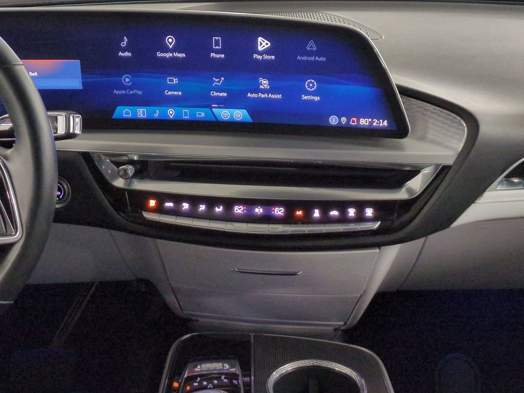 Used 2024 Cadillac Lyriq Sport image 17