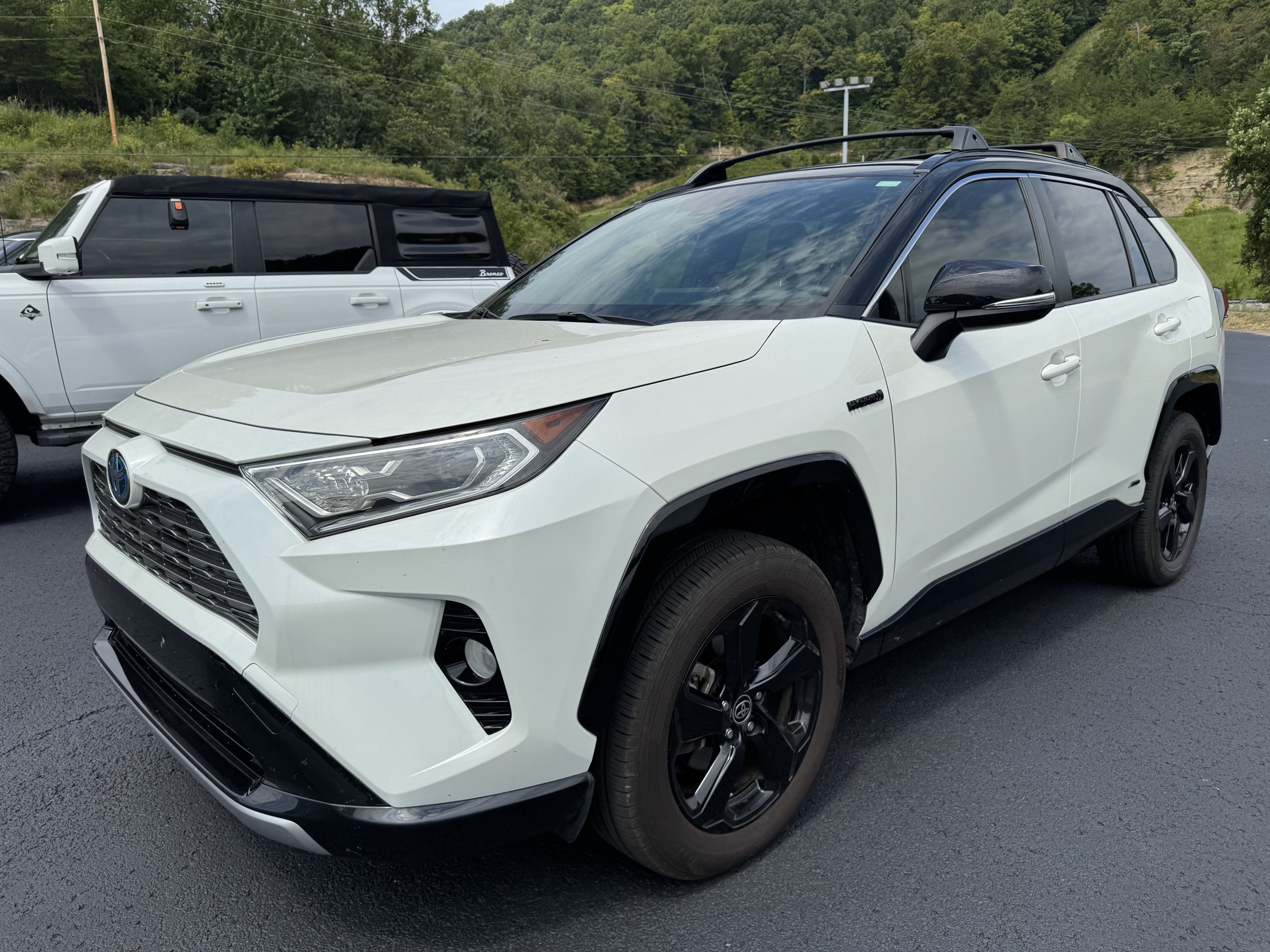 Used 2021 Toyota RAV4 XSE w/ XSE Grade Weather Package AWD/4WD image 2